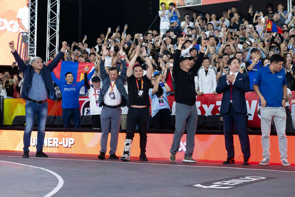 좌측부터 몽골농구협회장, 몽골 3x3 농구협회장 등 몽골농구협회 관계자들