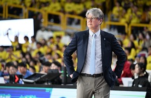 [KBL PO] '적지에서 2연승 도전' 소노 손창환 감독 "켐바오, 괜찮다고는... - 뉴스 썸네일 이미지