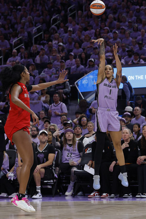 Gabby Williams Leads Golden State Valkyries to WNBA Finals Game 1 Win With 26 Points